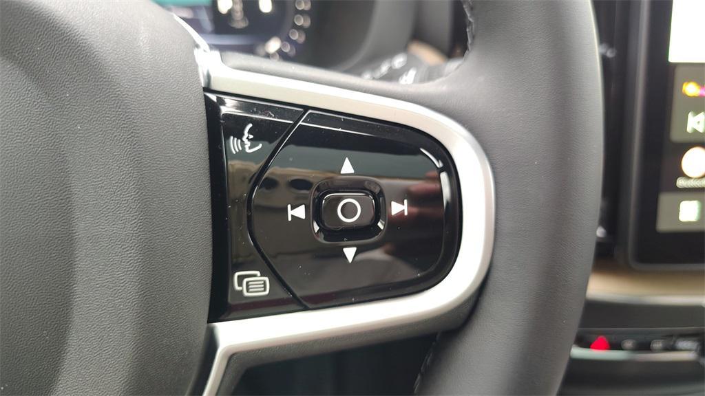 new 2026 Volvo XC60 car, priced at $56,345