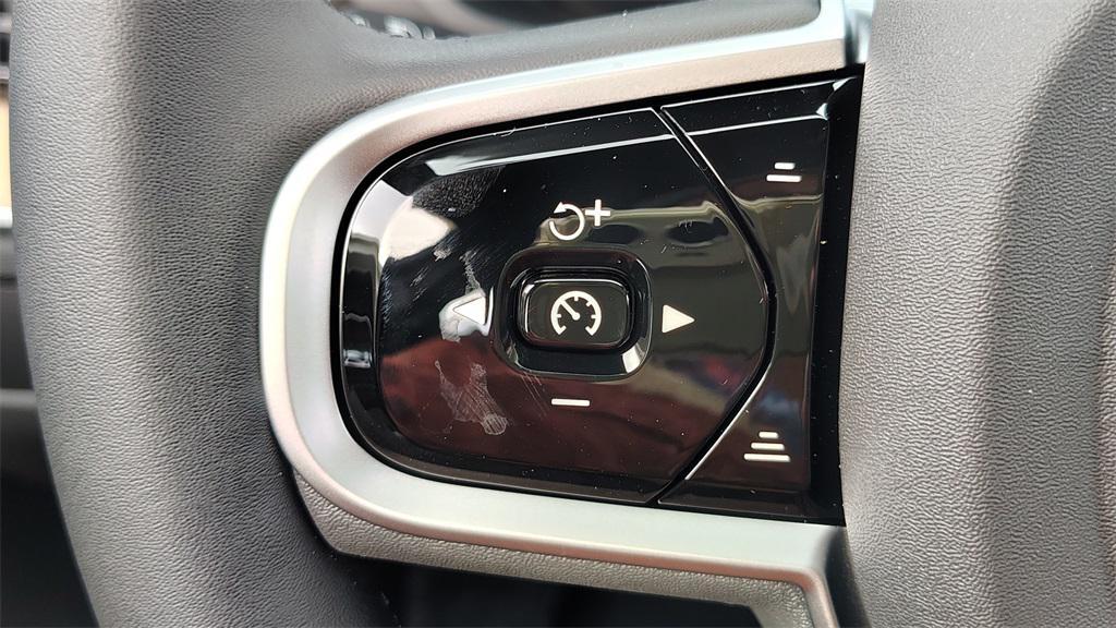 new 2026 Volvo XC60 car, priced at $57,145