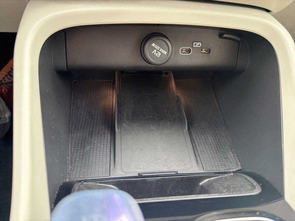 used 2026 Volvo XC40 car, priced at $40,348