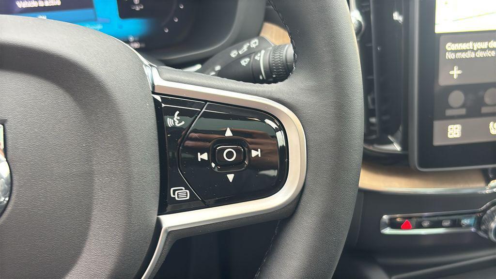 new 2026 Volvo XC60 Plug-In Hybrid car, priced at $75,618