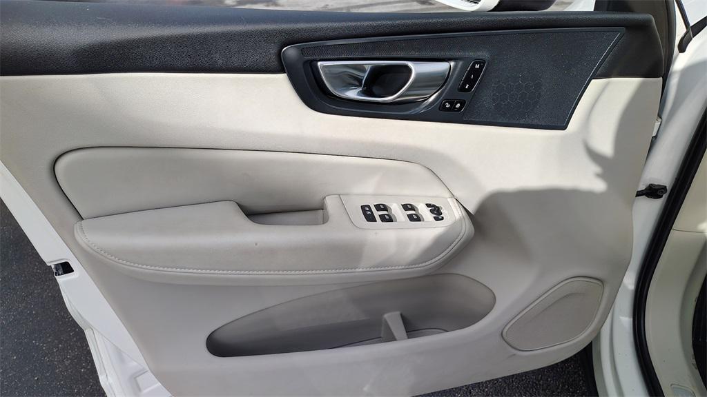used 2023 Volvo XC60 car, priced at $29,500