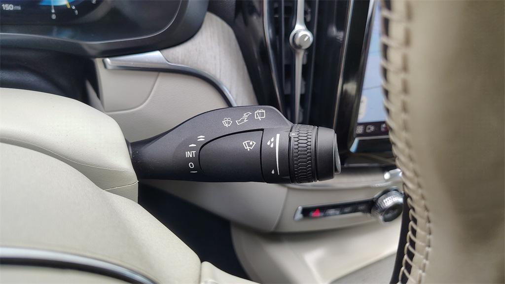 used 2023 Volvo XC60 car, priced at $29,500