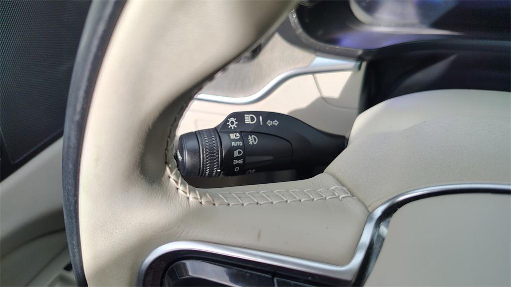 used 2023 Volvo XC60 car, priced at $29,500