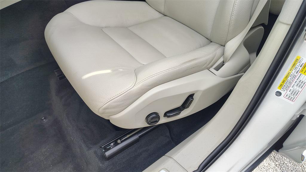 used 2023 Volvo XC60 car, priced at $29,500