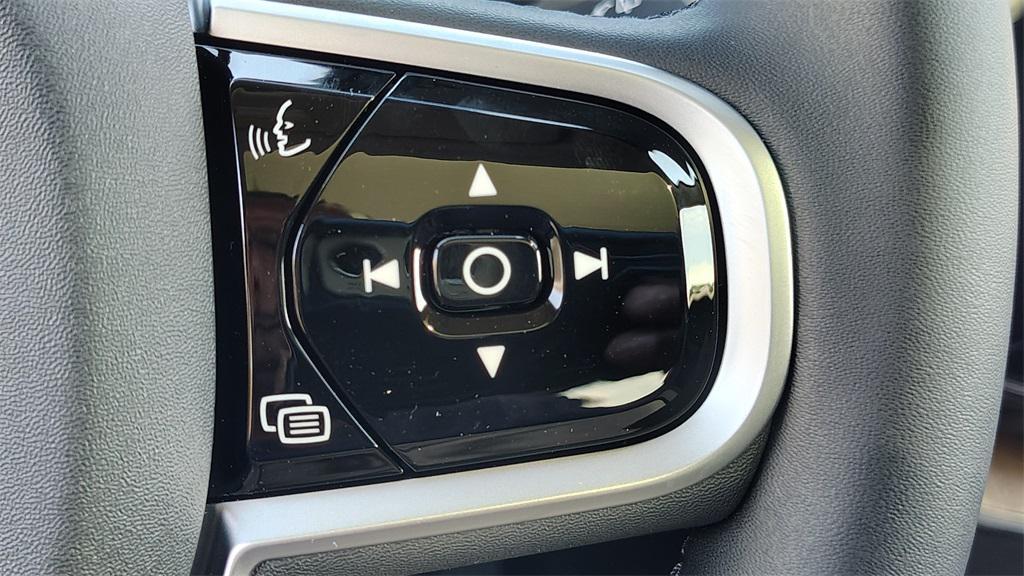 new 2026 Volvo XC60 car, priced at $57,145