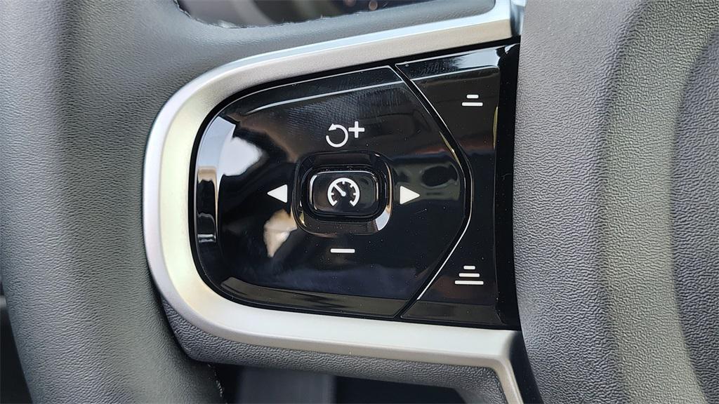 new 2026 Volvo XC60 car, priced at $57,145