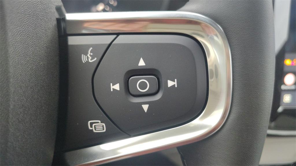 new 2026 Volvo XC40 car, priced at $49,945