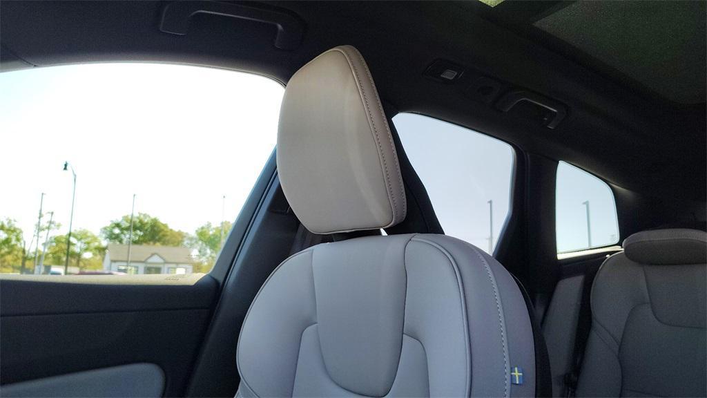 new 2026 Volvo XC60 car, priced at $57,145