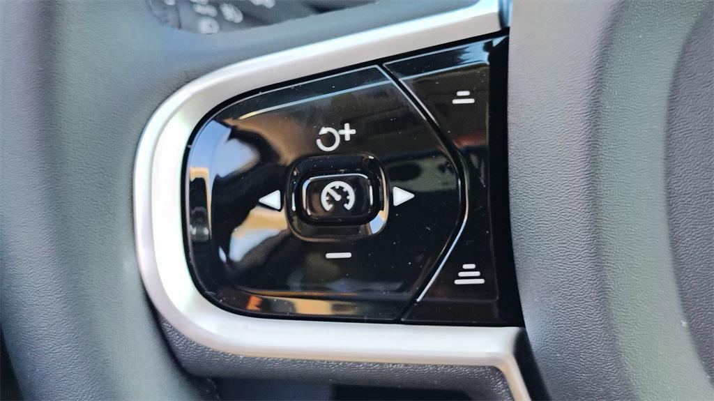 new 2026 Volvo XC60 car, priced at $58,810