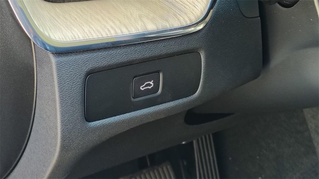 new 2026 Volvo XC60 car, priced at $58,810