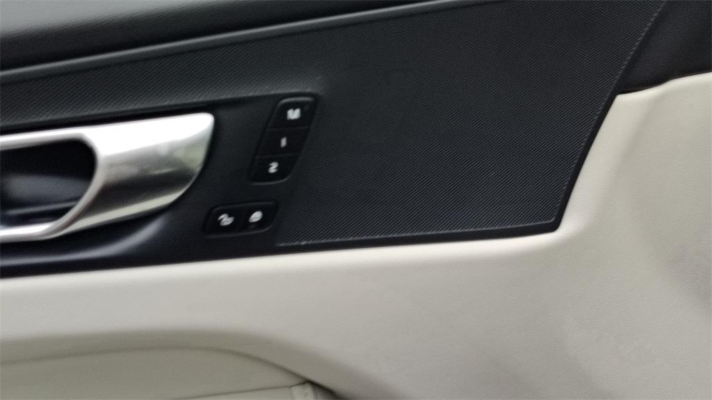 used 2023 Volvo XC60 car, priced at $29,900