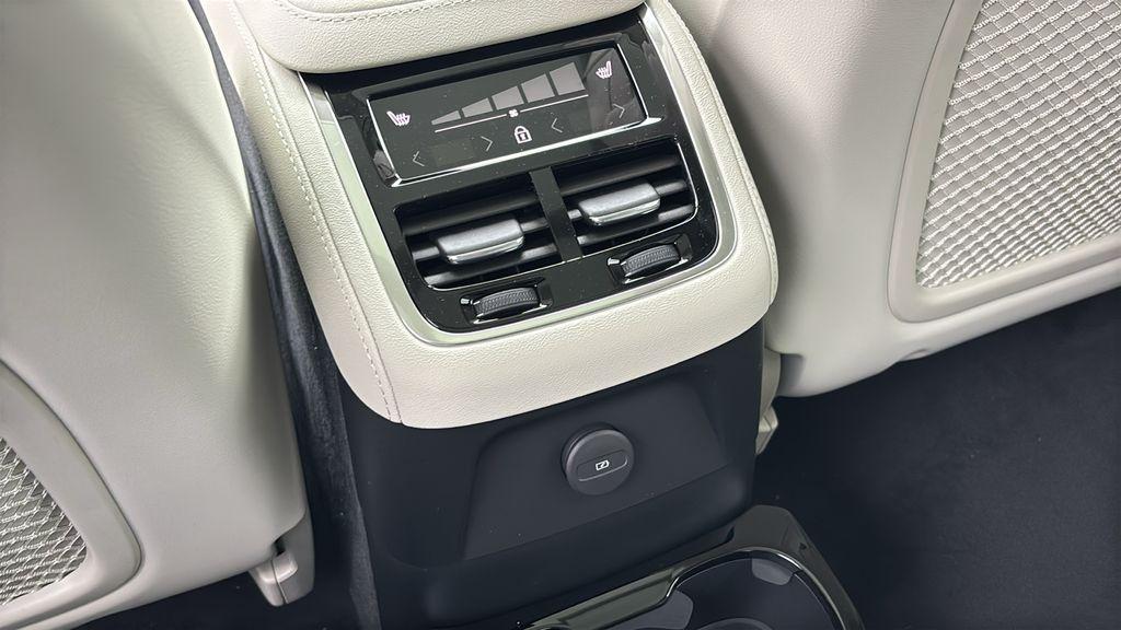 new 2026 Volvo XC90 Plug-In Hybrid car, priced at $85,743
