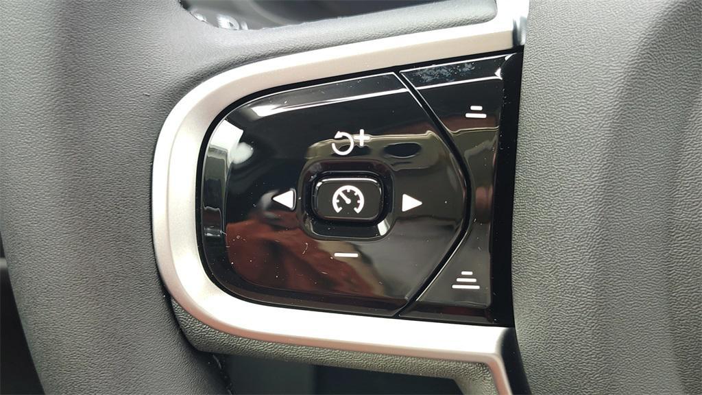 new 2026 Volvo XC60 car, priced at $63,095