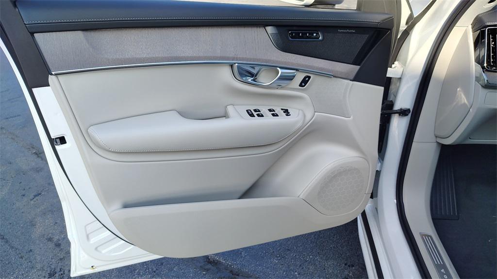 new 2026 Volvo XC90 car, priced at $74,645