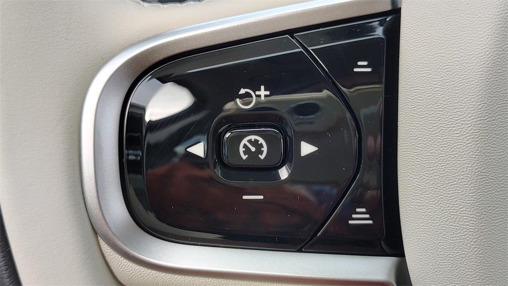 new 2026 Volvo XC60 car, priced at $63,095