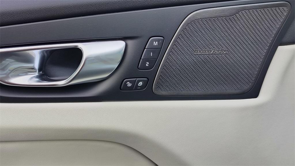 new 2026 Volvo XC60 car, priced at $63,095