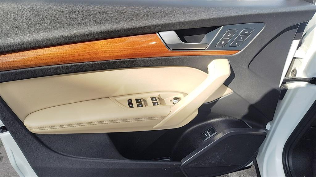 used 2021 Audi Q5 car, priced at $27,900