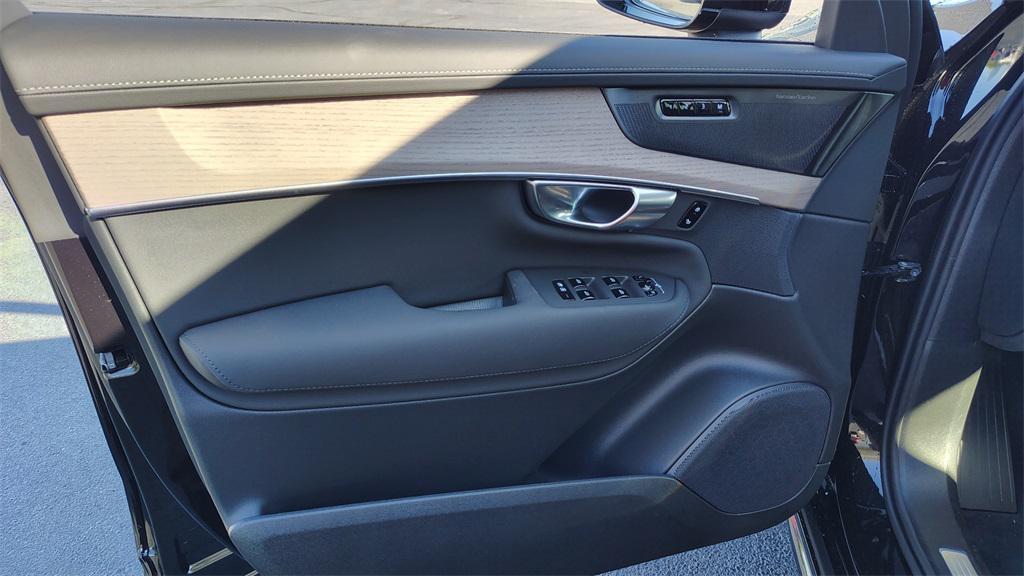 new 2026 Volvo XC90 car, priced at $70,895