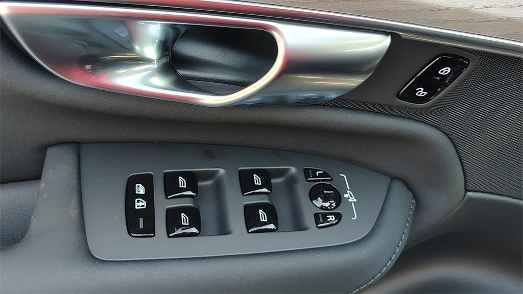 new 2026 Volvo XC90 car, priced at $70,895