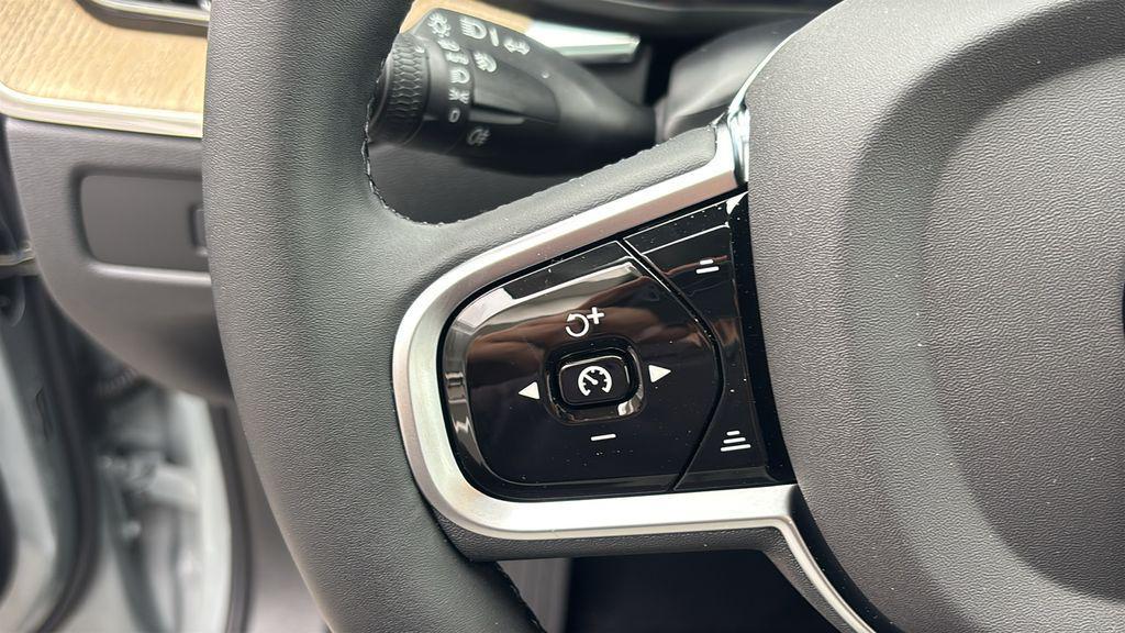 new 2026 Volvo XC60 Plug-In Hybrid car, priced at $69,405