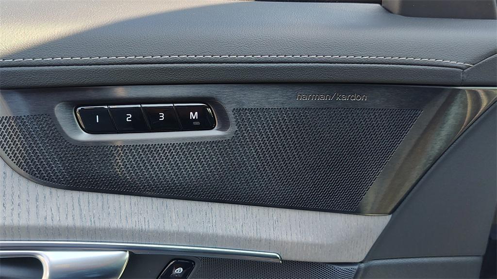 new 2026 Volvo XC90 car, priced at $75,155