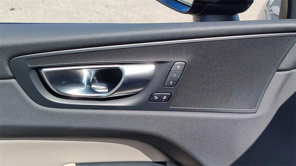 new 2026 Volvo XC60 car, priced at $57,985