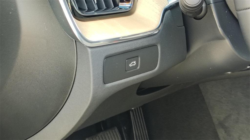 new 2026 Volvo XC60 car, priced at $57,985