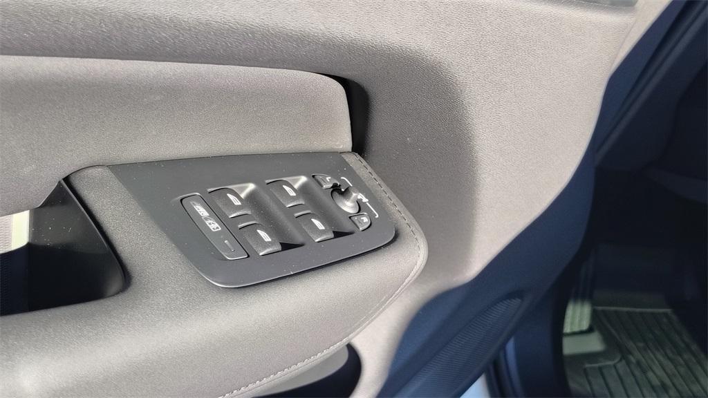 new 2026 Volvo XC60 car, priced at $57,760