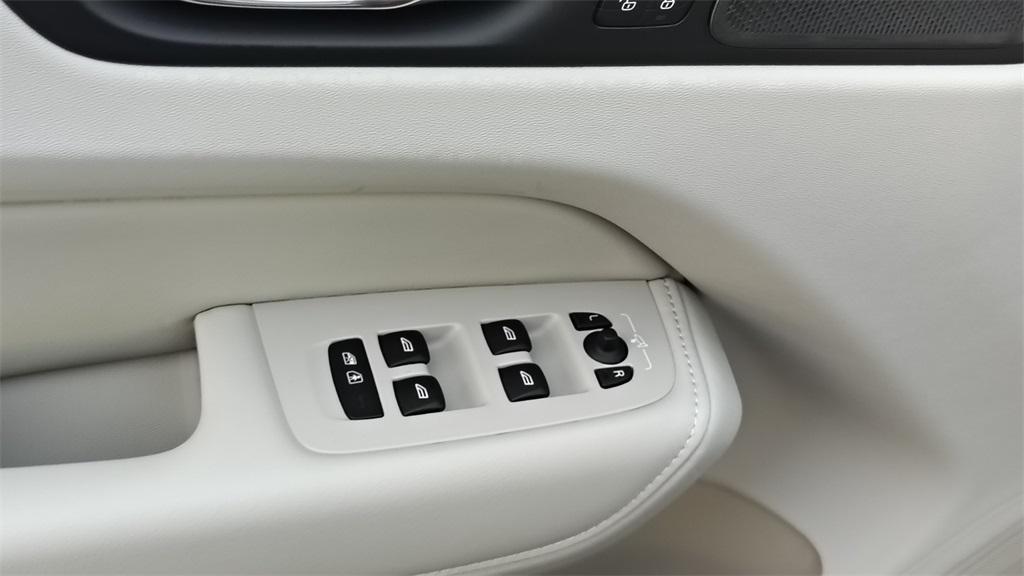 new 2026 Volvo XC60 car, priced at $63,095