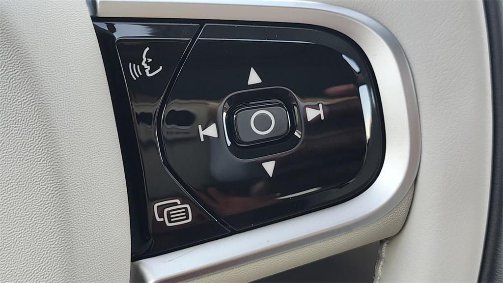 new 2026 Volvo XC60 car, priced at $63,095