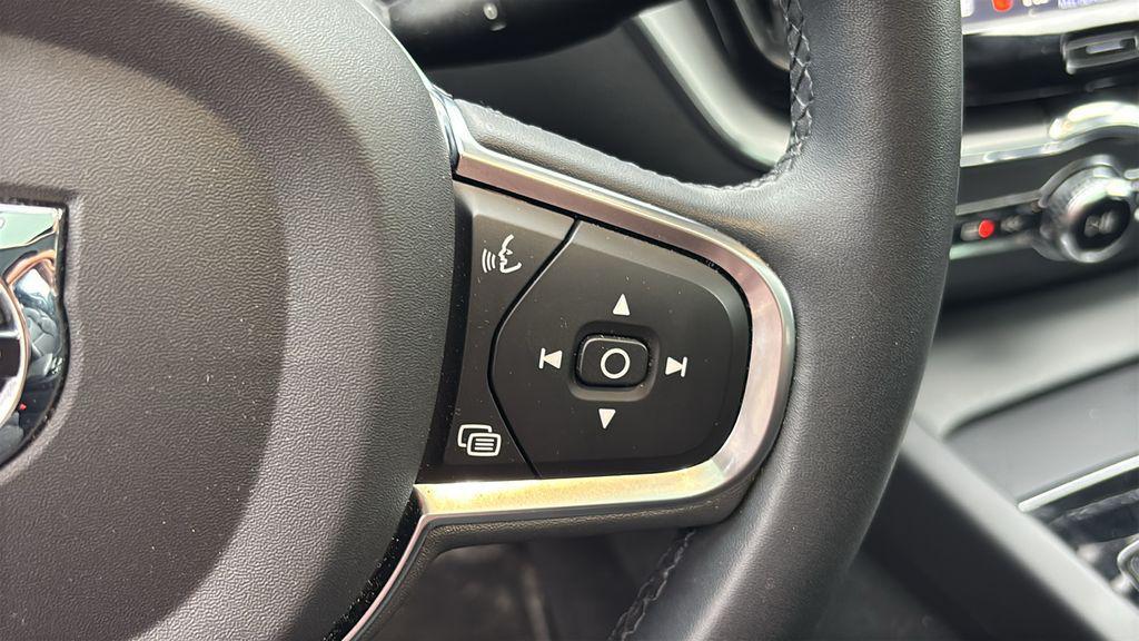 used 2023 Volvo XC60 car, priced at $33,348