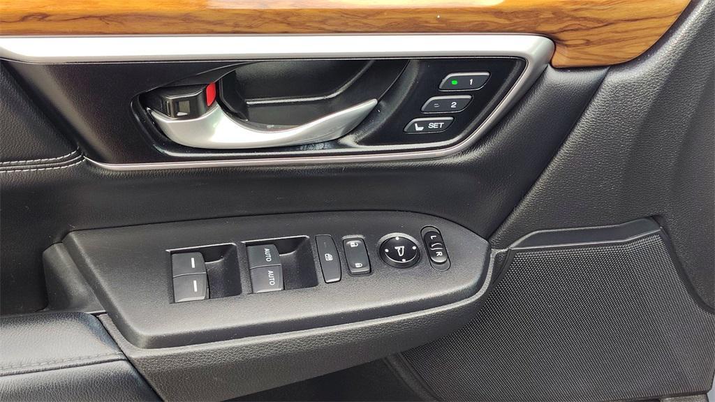 used 2022 Honda CR-V Hybrid car, priced at $28,500