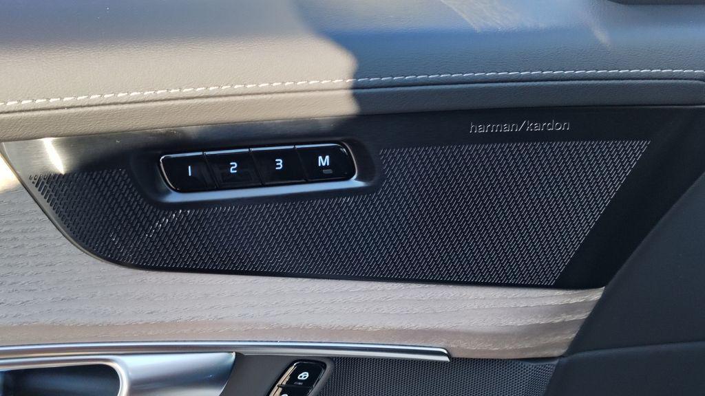 new 2026 Volvo XC90 car, priced at $71,395