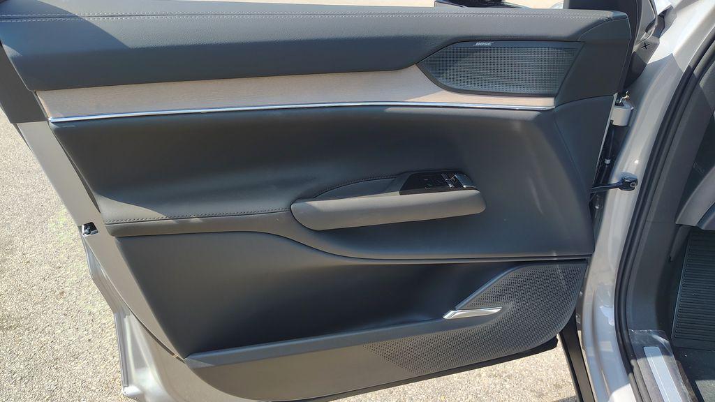 new 2025 Volvo EX90 car, priced at $86,140