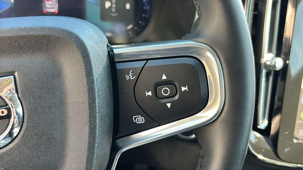 used 2026 Volvo XC40 car, priced at $40,948