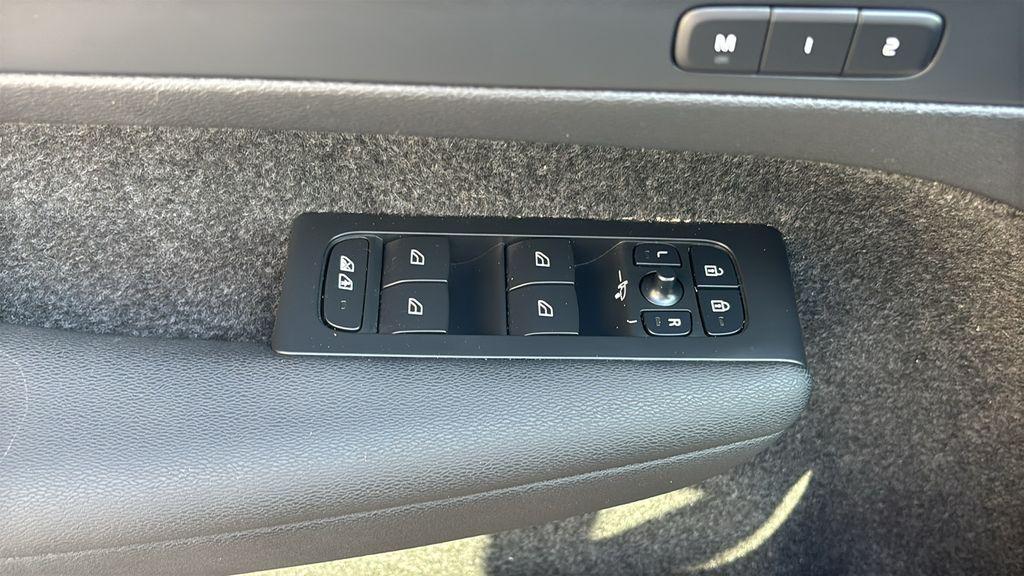 used 2023 Volvo C40 Recharge Pure Electric car, priced at $26,900