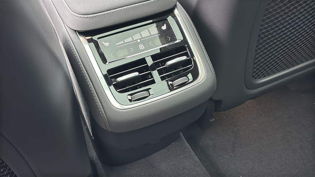 new 2026 Volvo XC90 car, priced at $75,193