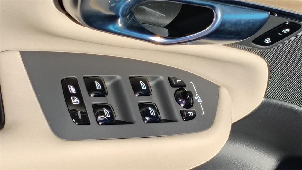 new 2026 Volvo XC90 car, priced at $75,445