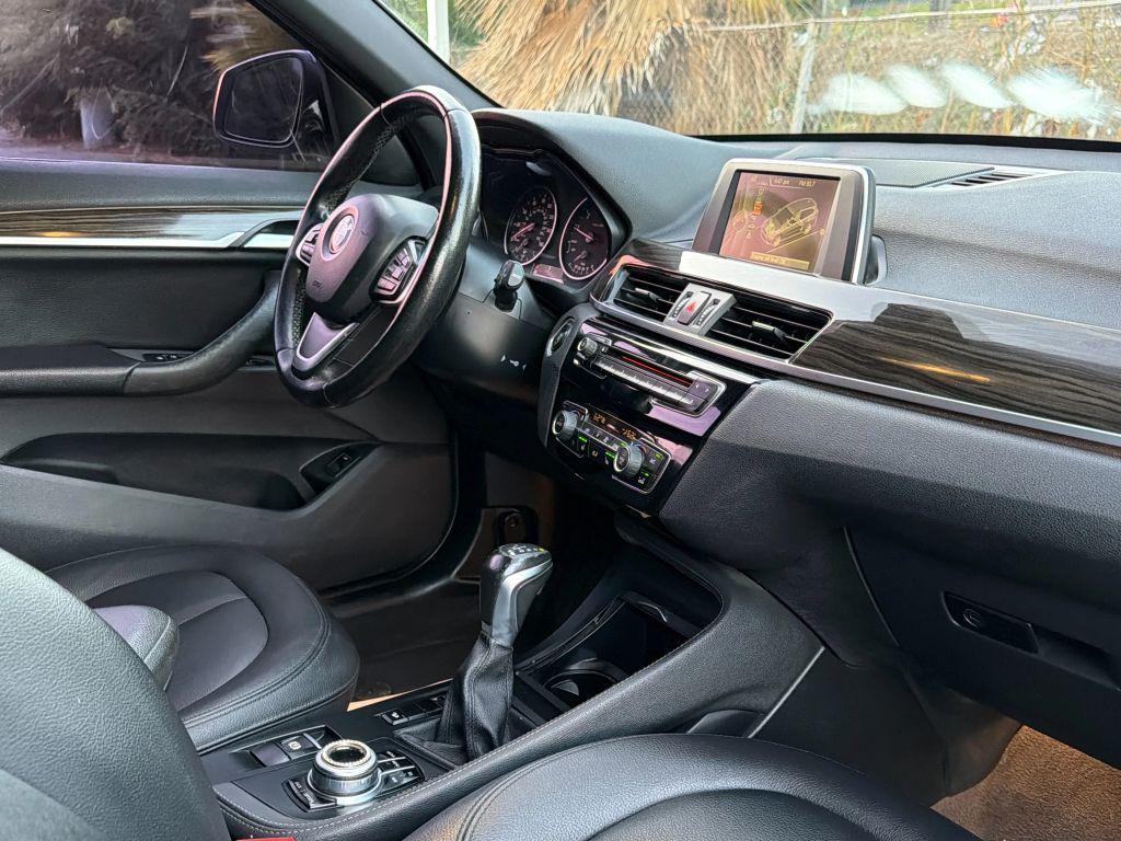 BMW X1 view 16
