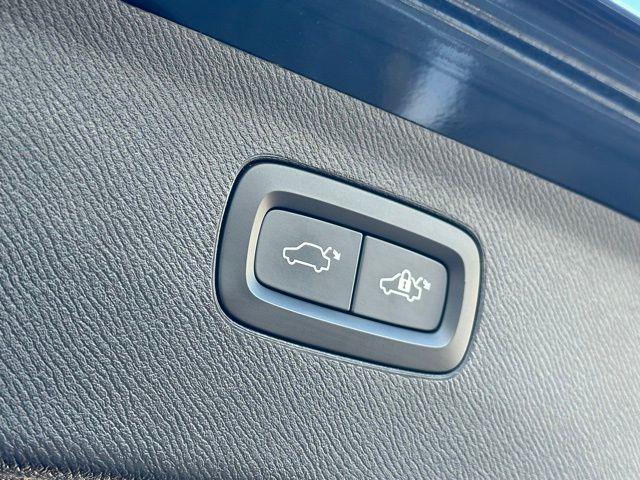 used 2018 Volvo XC90 car, priced at $19,181