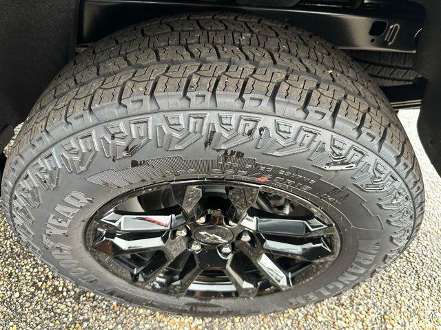 new 2025 Chevrolet Colorado car, priced at $47,250