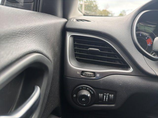 used 2020 Jeep Cherokee car