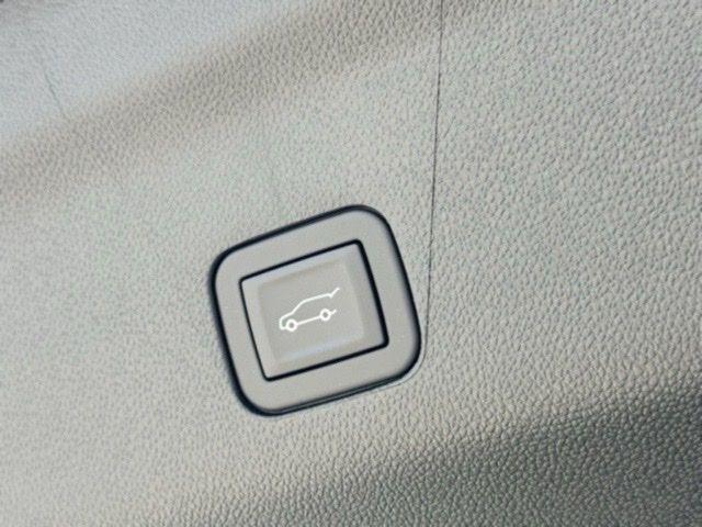new 2025 Chevrolet Suburban car, priced at $80,000