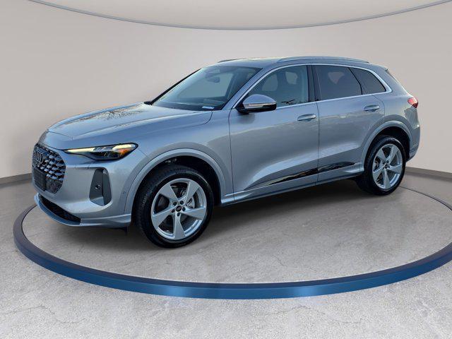 new 2025 Audi Q5 car, priced at $52,061