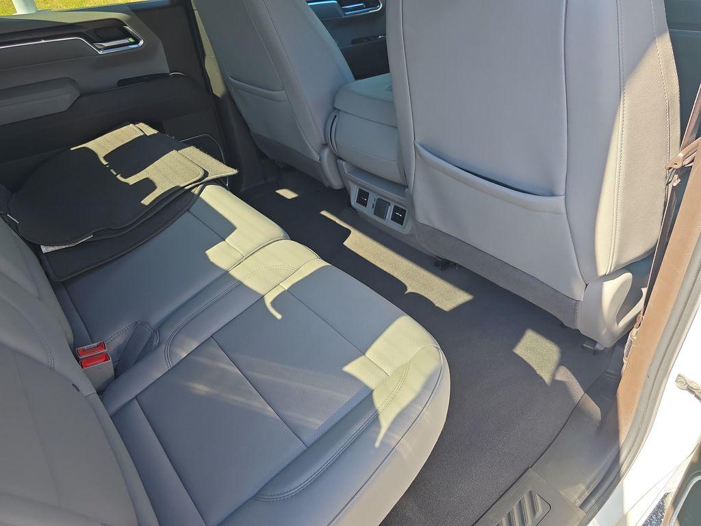 used 2025 GMC Sierra 1500 car, priced at $40,648