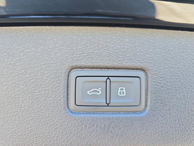 new 2026 Audi Q7 car, priced at $67,380