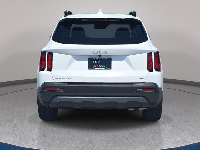 used 2023 Kia Sorento car, priced at $31,186
