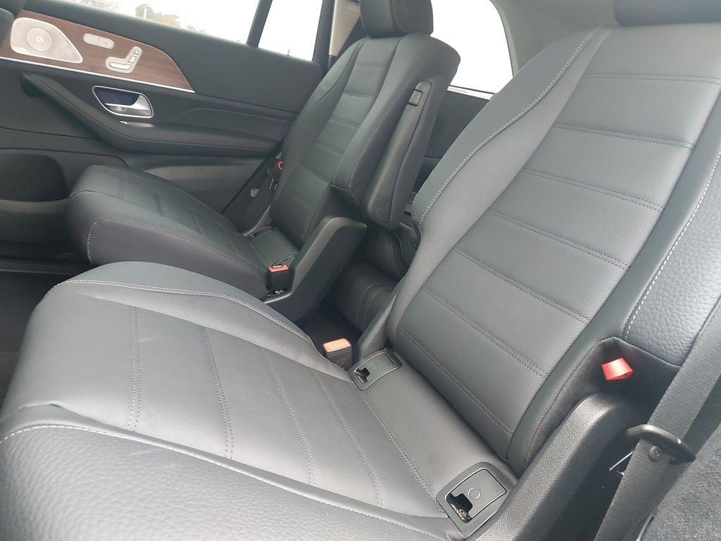 new 2025 Mercedes-Benz GLS 450 car, priced at $99,715