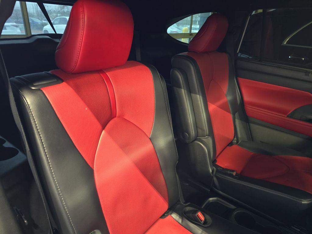 used 2022 Toyota Highlander car, priced at $32,500