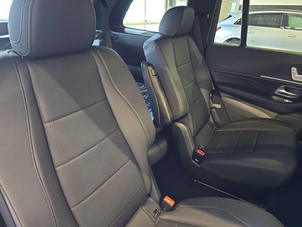 new 2025 Mercedes-Benz GLS 450 car, priced at $94,185